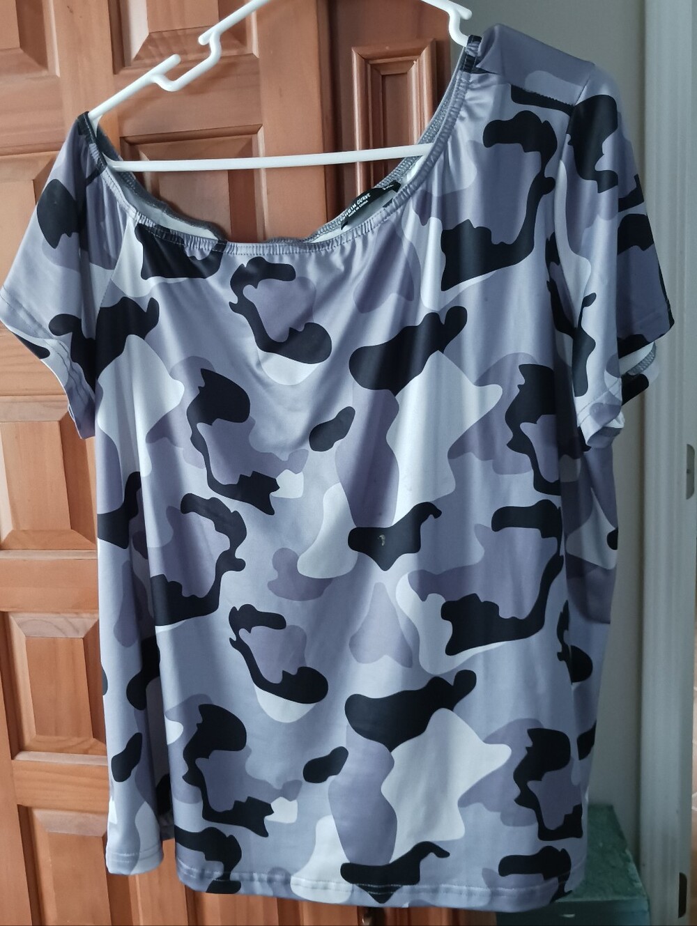 SHEIN Curve Gray Camo Top